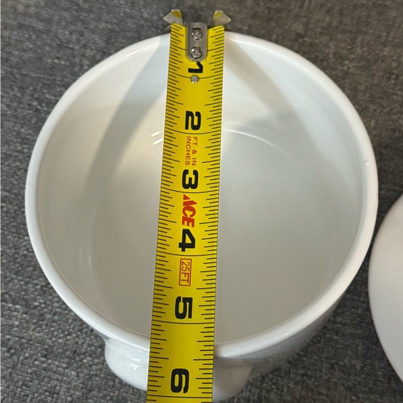 ❗️LAST FEW❗️ CHANEL White Heart Cookie Jar - Picture 4 of 6